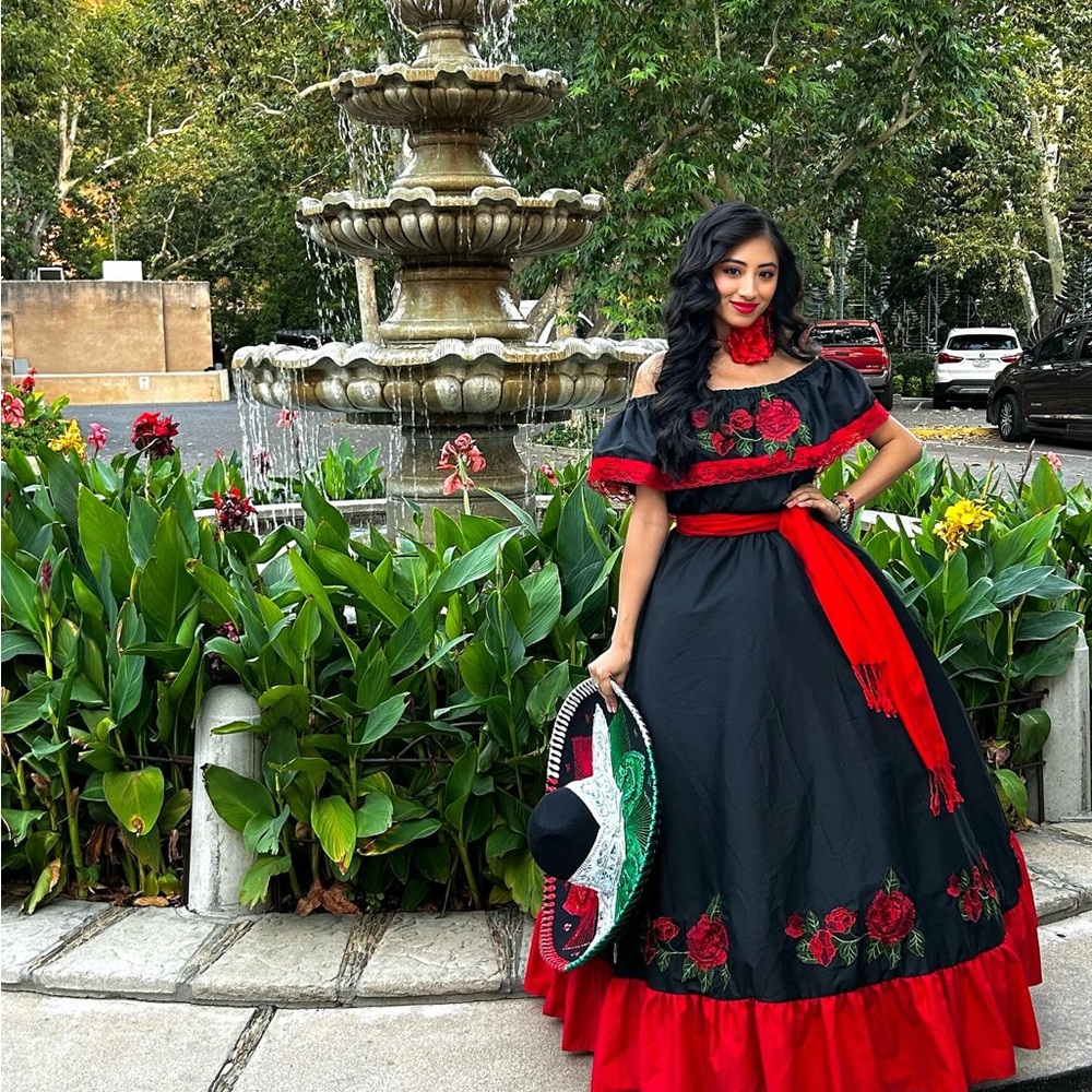 Mexican Dress - Picture 2 of 7